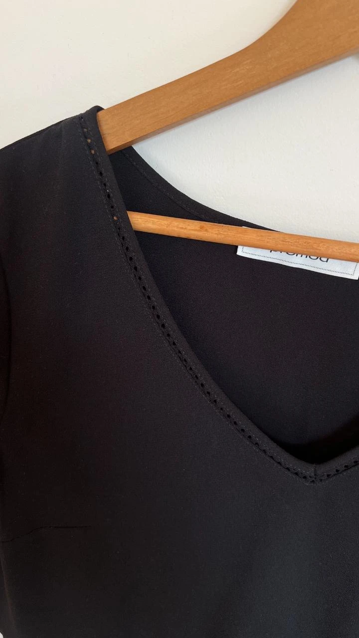 Vestido fluido preto de mangas curtas - Tamanho 38 – photo 4
